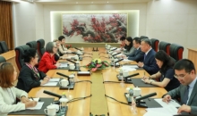 外交部副部长苗得雨会见红十字会与红新月会国际联合会主席福布斯
